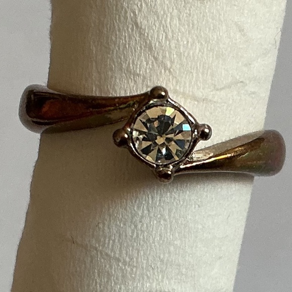 Costume Ring, size 4.5 - Picture 1 of 5